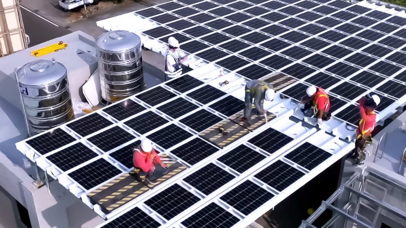 k8凯发(中国)打造光電建築一體化整合建材，開發SunSteel光電整合型浪板，實現快速安裝、避免二次施工，讓屋頂光電躍升未來建物新標配。